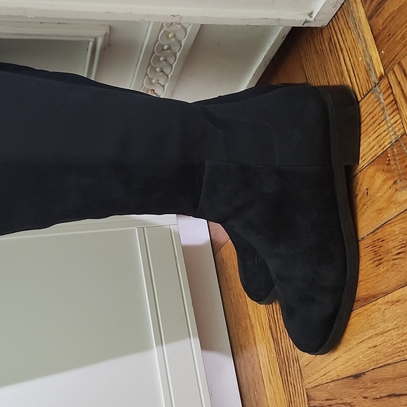 Stuart Weitzman Keelan Suede Tall Boot Black, Size 9 - Picture 10 of 11